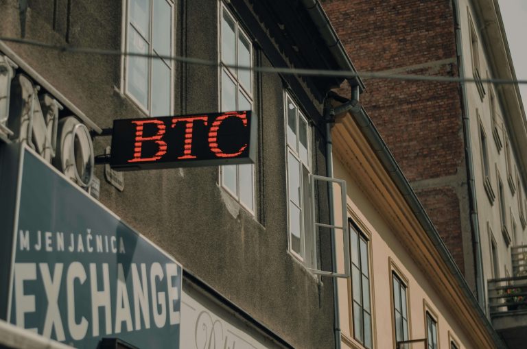 Researching the Risk-Return Ratio in Cryptocurrencies